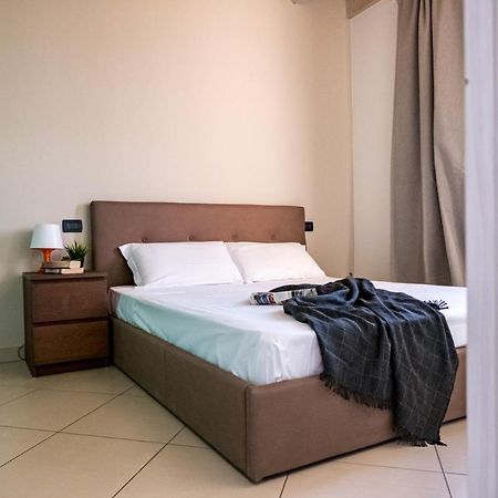 Residenza Oleandro Apartment Desenzano del Garda Luaran gambar
