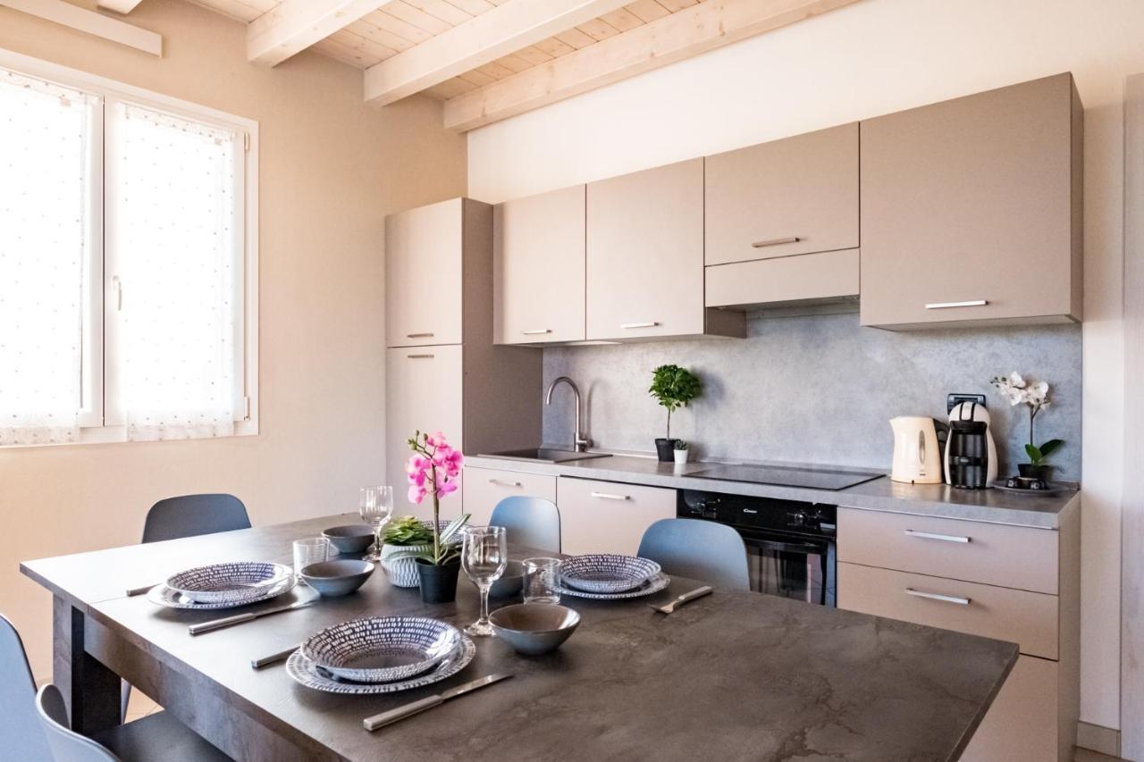 Residenza Oleandro Apartment Desenzano del Garda Luaran gambar