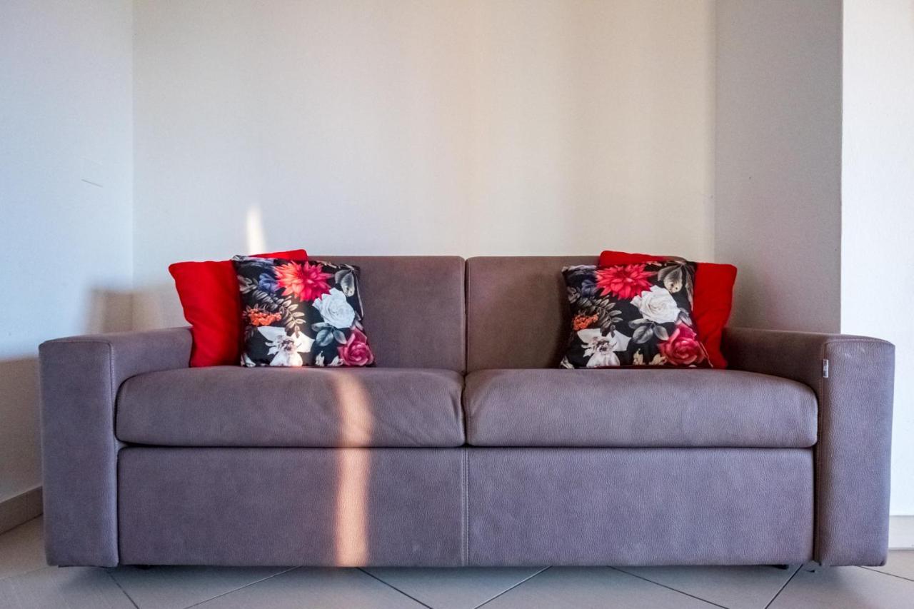 Residenza Oleandro Apartment Desenzano del Garda Luaran gambar