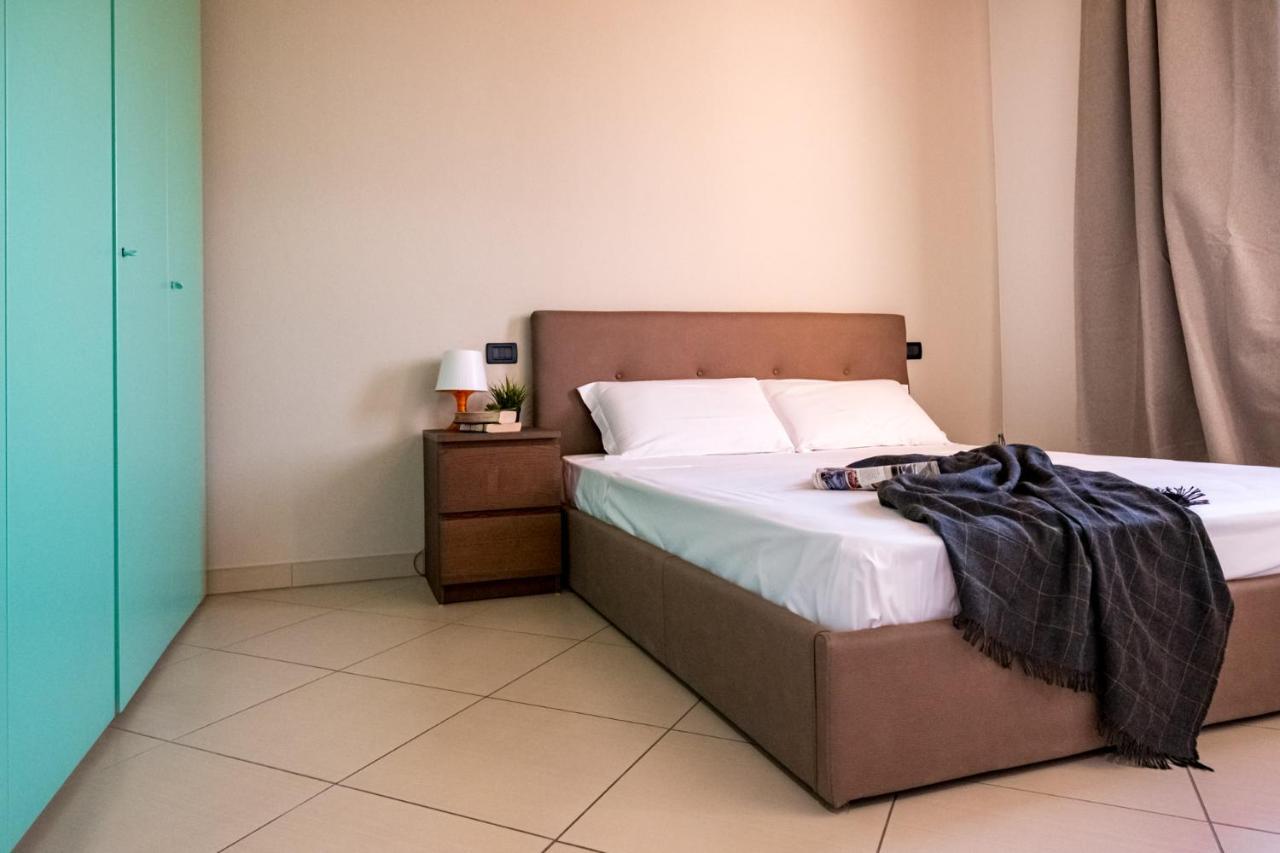 Residenza Oleandro Apartment Desenzano del Garda Luaran gambar