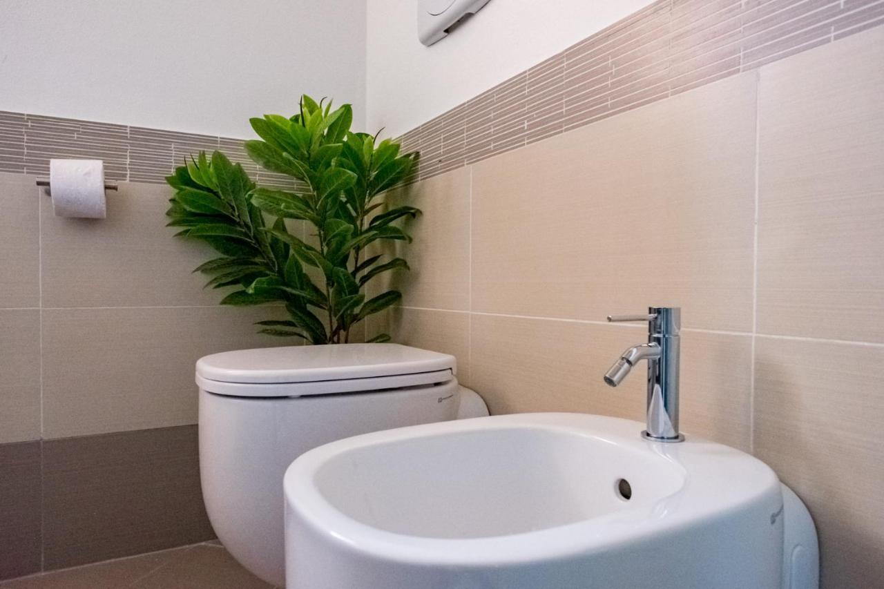 Residenza Oleandro Apartment Desenzano del Garda Luaran gambar
