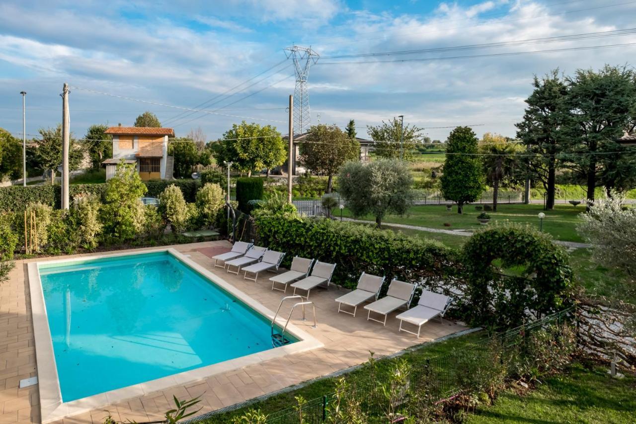 Residenza Oleandro Apartment Desenzano del Garda Luaran gambar