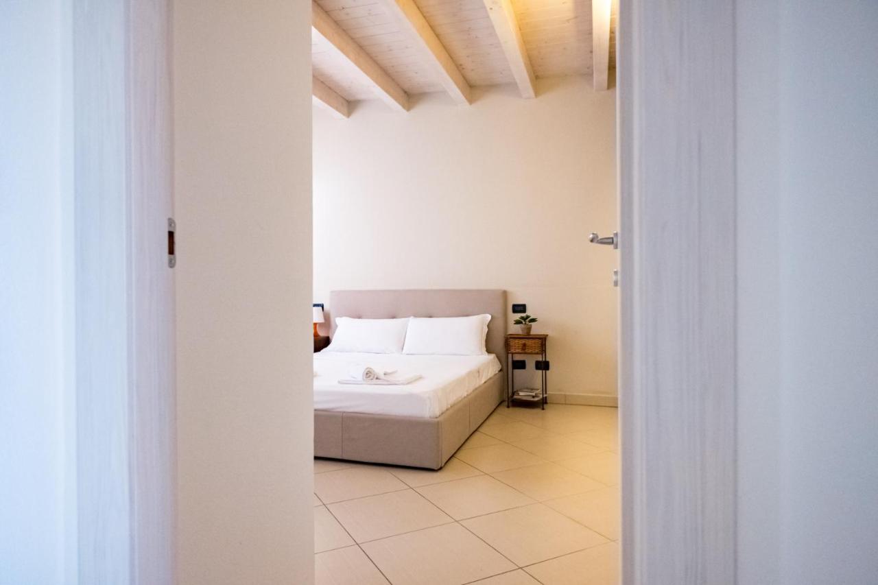 Residenza Oleandro Apartment Desenzano del Garda Luaran gambar